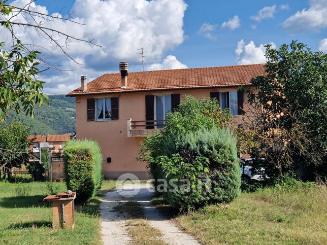 Villa in residenziale in Viale Cerquestrette
