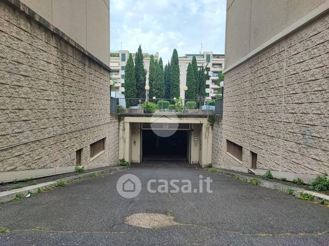 Garage/posto auto in residenziale in Via del Pianeta Urano 26