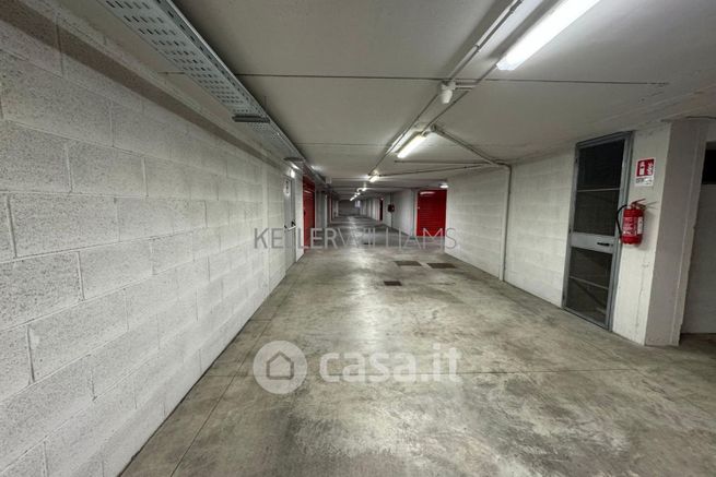 Garage/posto auto in residenziale in Via Lattanzio 27