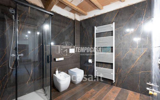 Casa indipendente in residenziale in 
