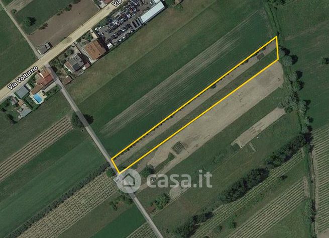 Terreno agricolo in commerciale in Via Volturno