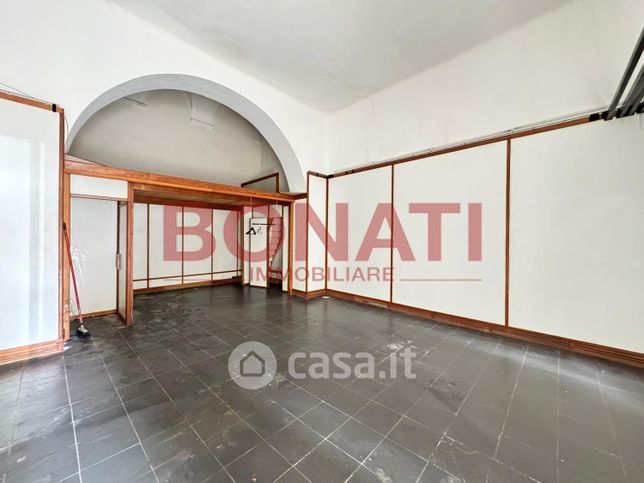 Negozio/locale commerciale in commerciale in Via Vincenzo Gioberti 17