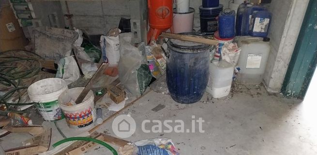 Box/posto auto in residenziale in Via della Stazione 11 /27