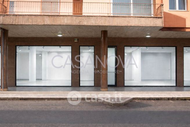 Attivitã /licenza (con o senza mura) in commerciale in 