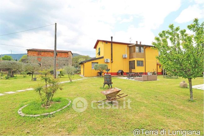 Casa indipendente in residenziale in Via della Costituzione