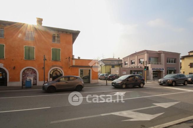 Negozio/locale commerciale in commerciale in Via San Polo 202