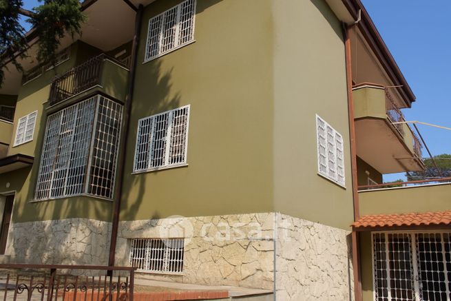 Casa bi/trifamiliare in residenziale in Via Mongrando 19