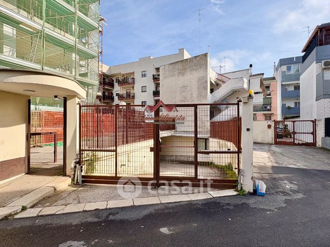 Box/posto auto in residenziale in Via Santa Croce