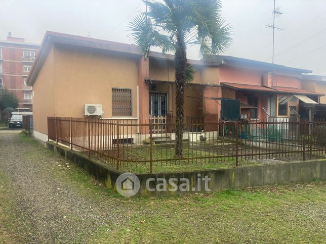 Villetta a schiera in residenziale in Via delle Grigne 9