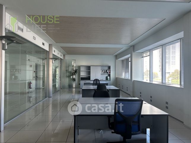 Ufficio in commerciale in