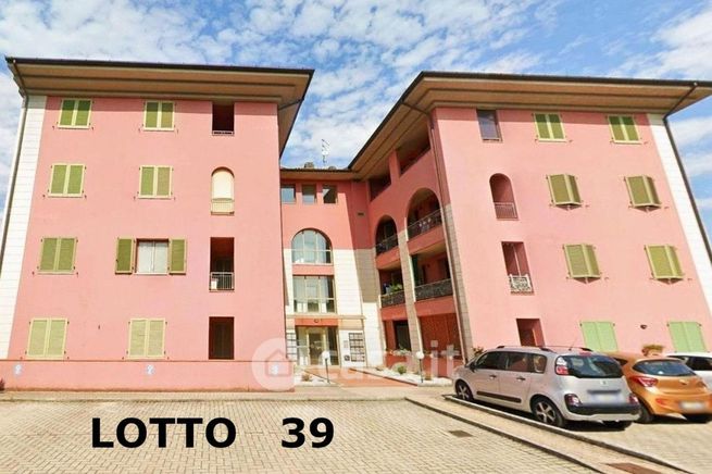 Ufficio in commerciale in Via 1° maggio 1