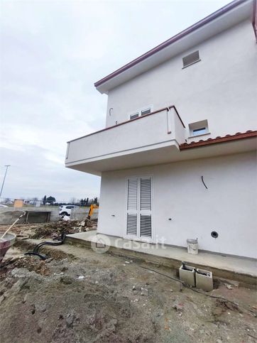 Casa bi/trifamiliare in residenziale in Via Italo Calvino