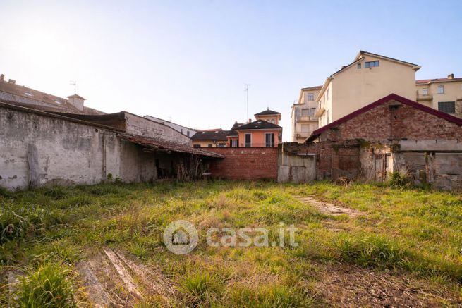 Capannone in commerciale in Via Giovanni Celoria 6
