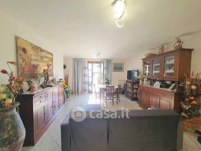 Appartamento in residenziale in Via Ragnara 8