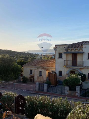 Villetta a schiera in residenziale in Via Stromboli 18