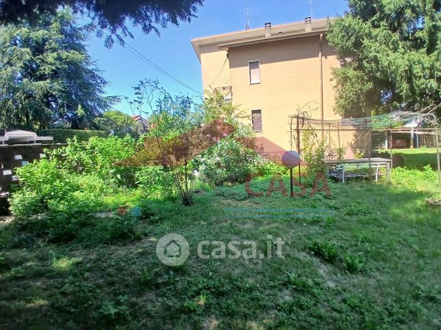 Villa in residenziale in Via Giosuè Carducci 16
