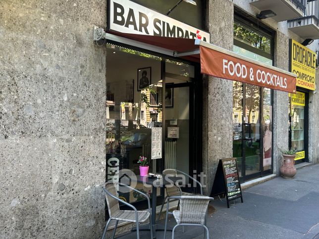 Negozio/locale commerciale in commerciale in Via Cenisio 23