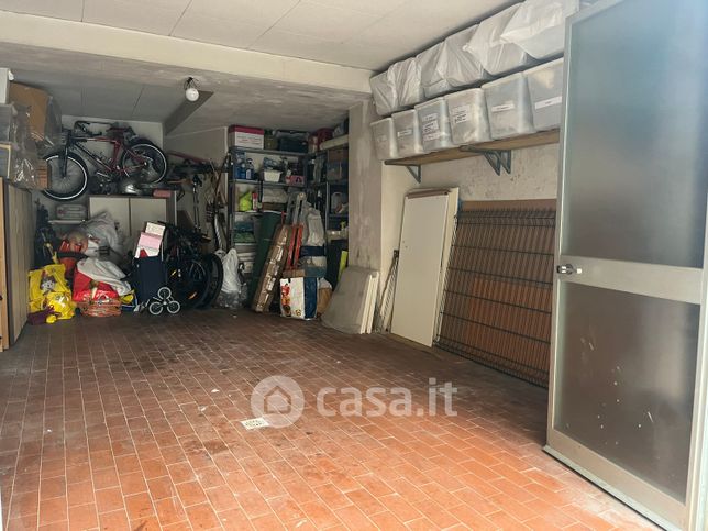 Garage/posto auto in residenziale in Via Gaetano Donizetti 99