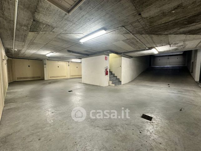 Box/posto auto in residenziale in Via Aurelia