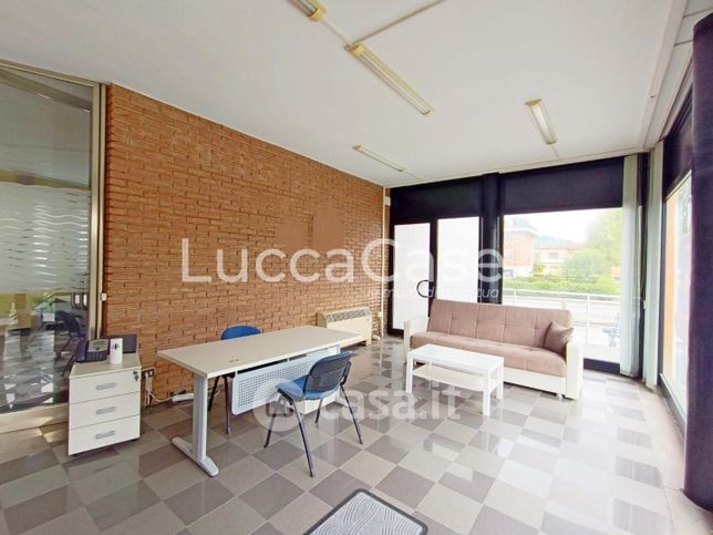 Ufficio in commerciale in Via del Centenario 79