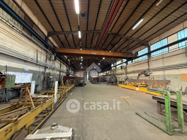 Capannone in commerciale in Via Pontoglio