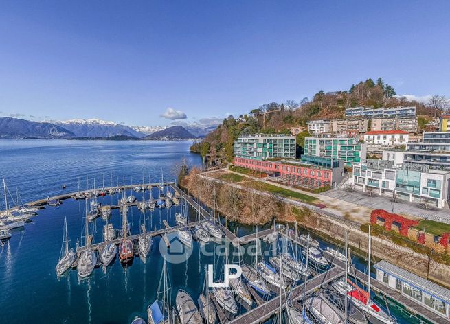 Appartamento in residenziale in Viale De Angeli 44