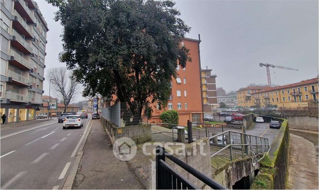 Garage/posto auto in residenziale in Via G. Suardi 7