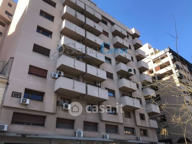 Ufficio in commerciale in Via Marchese Ugo 52