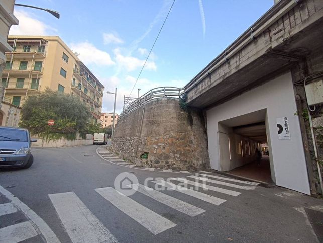 Garage/posto auto in residenziale in Via Caviglia