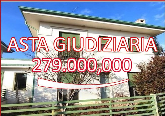 Villetta a schiera in residenziale in Strada delle Cattane 174