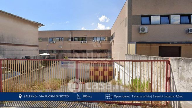 Capannone in commerciale in 