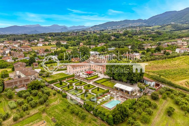 Villa in residenziale in Via delle Selvette