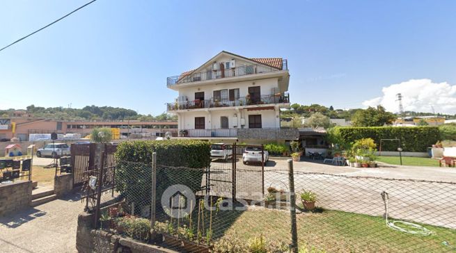 Appartamento in residenziale in Via Palombarese 5