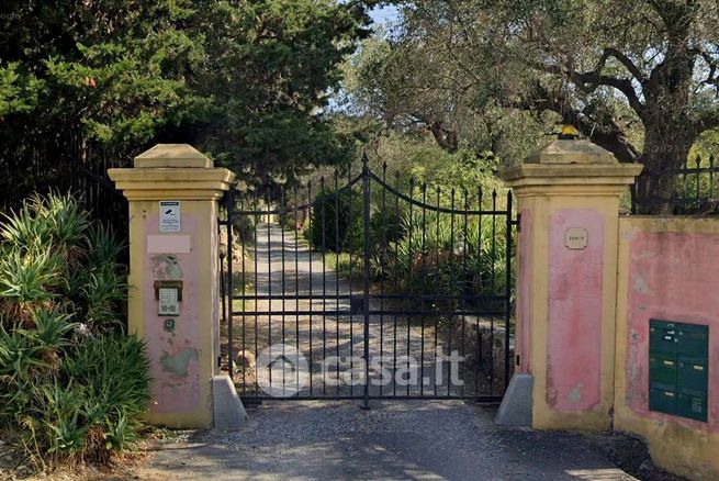 Villa in residenziale in Via Diano Calderina 157