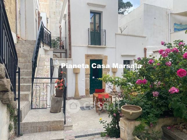 Casa indipendente in residenziale in Via Castello