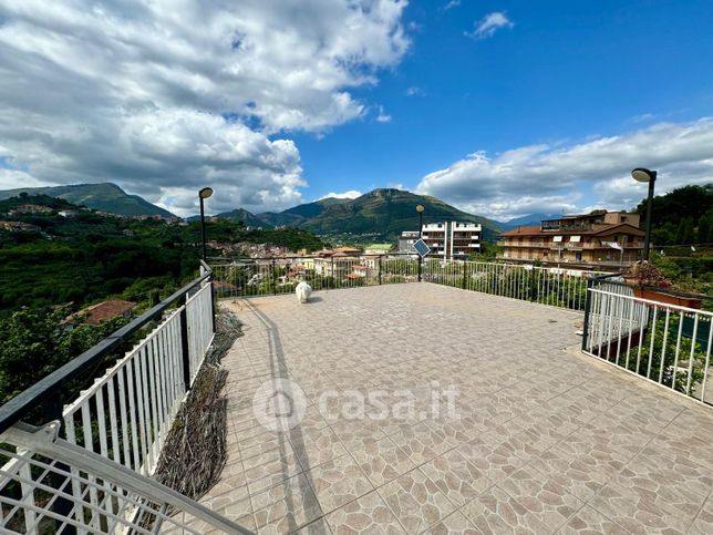 Casa indipendente in residenziale in Via di Giacomo Giosuè 1