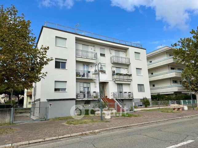 Appartamento in residenziale in Viale Lungomare 85