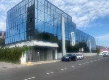 Ufficio in commerciale in Via Cristoforo Colombo 1