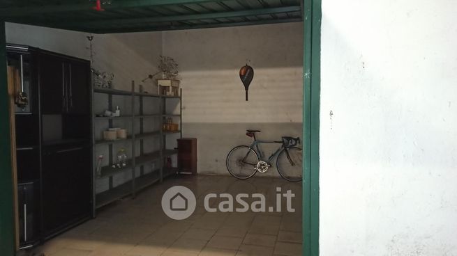 Box/posto auto in residenziale in Via Re Manfredi