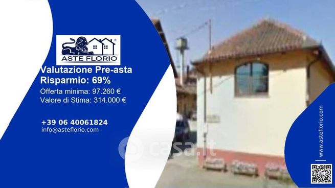 Ufficio in commerciale in Via Follone 1