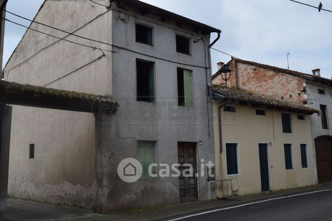 Casa bi/trifamiliare in residenziale in Via Barbè