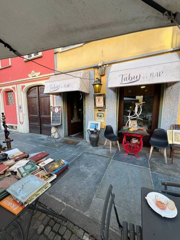 Attività/licenza (con o senza mura) in commerciale in Corso Garibaldi