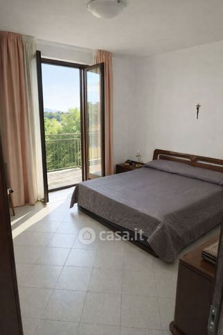 Appartamento in residenziale in Via Florina 3