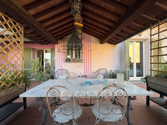 Casa indipendente in residenziale in Via Verzoni