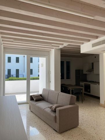 Casa bi/trifamiliare in residenziale in Via delle Nazioni Unite