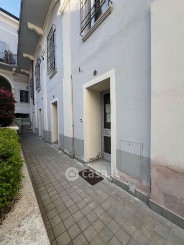 Ufficio in commerciale in Via Aurelio Saffi 6