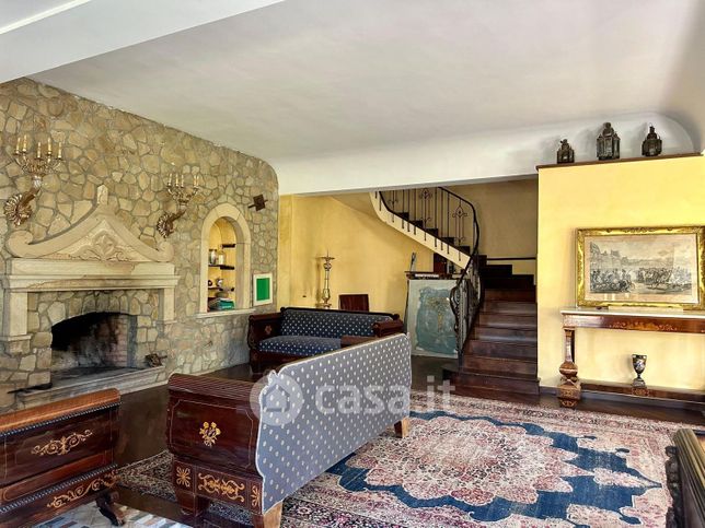Appartamento in residenziale in Via Longano 147