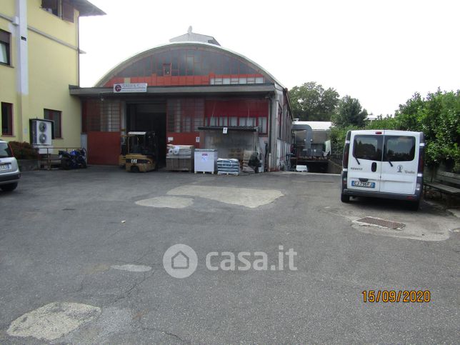 Capannone in commerciale in Via Gozzi