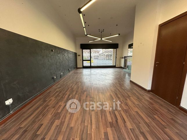 Ufficio in commerciale in Piazza Europa 21