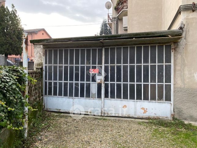 Garage/posto auto in residenziale in Via San Pietro in Verzolo 30